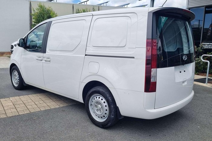 2022 Hyundai STARIA LOAD