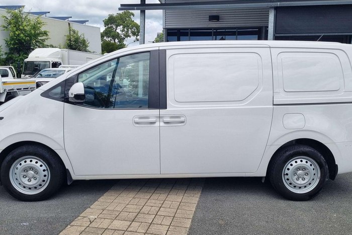 2022 Hyundai STARIA LOAD