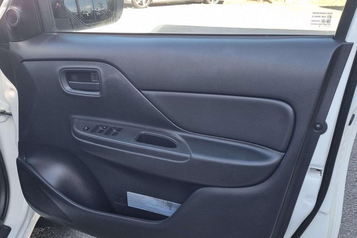 2022 Mitsubishi Triton GLX