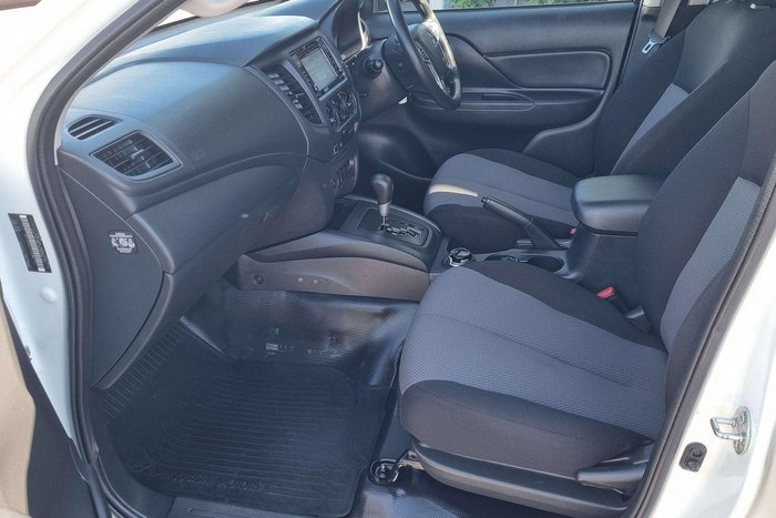 2022 Mitsubishi Triton GLX