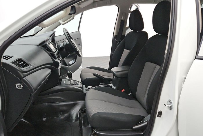 2022 Mitsubishi Triton GLX