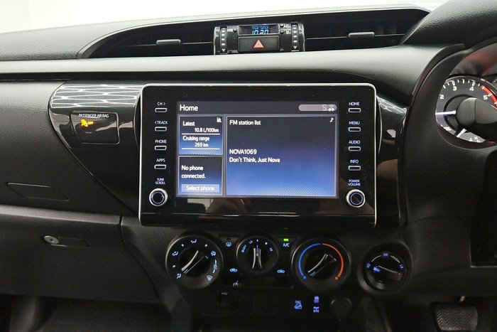 2021 Toyota Hilux SR