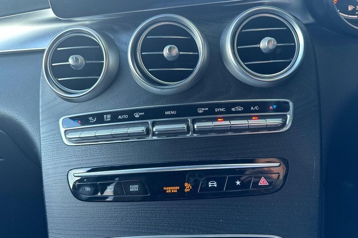 2021 Mercedes-Benz GLC-Class GLC300