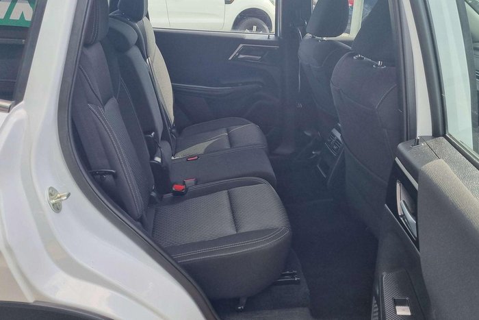 2024 Mitsubishi Outlander ES