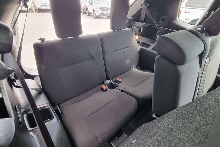 2024 Mitsubishi Outlander ES