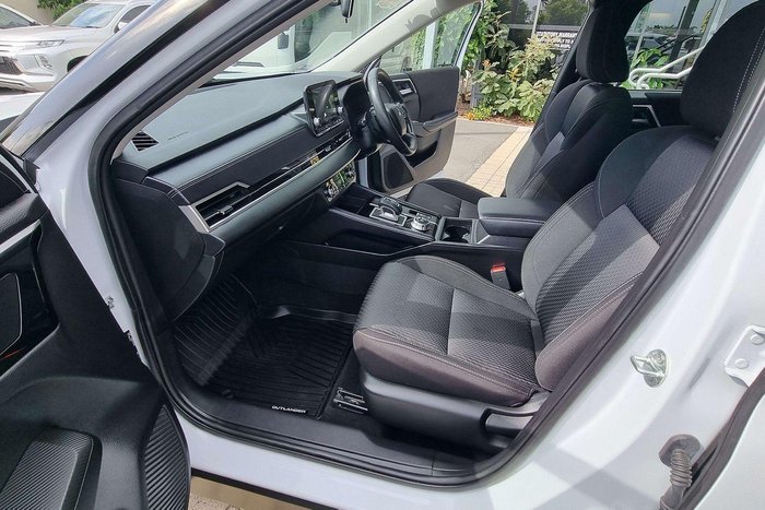 2024 Mitsubishi Outlander ES