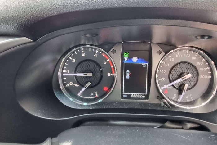 2021 Toyota Hilux SR5