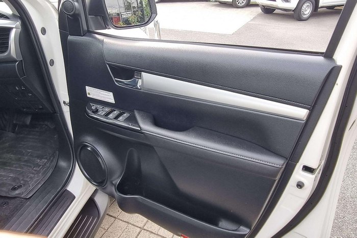 2021 Toyota Hilux SR5