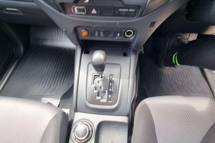 2022 Mitsubishi Triton GLX