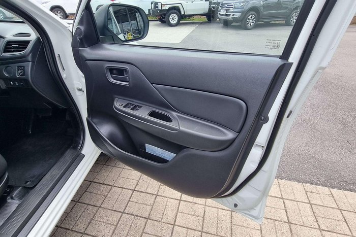 2022 Mitsubishi Triton GLX