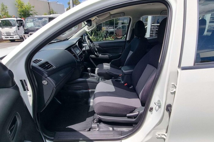 2022 Mitsubishi Triton GLX