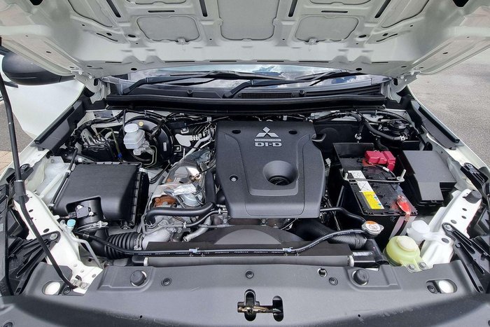 2022 Mitsubishi Triton GLX