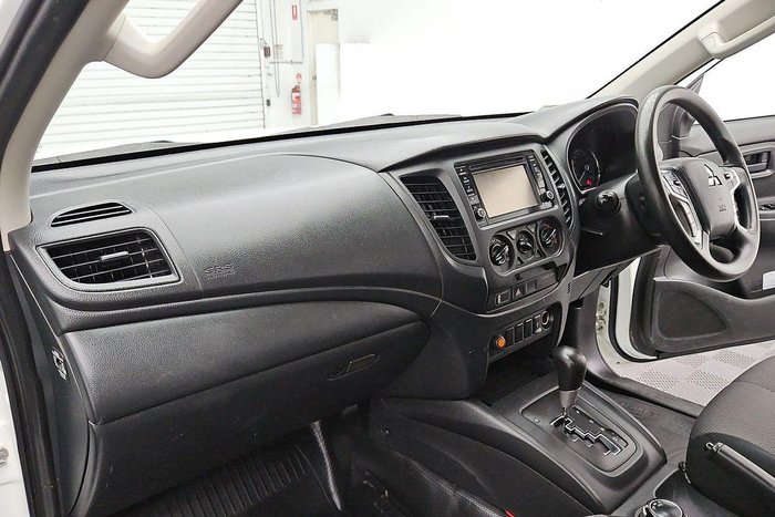 2022 Mitsubishi Triton GLX