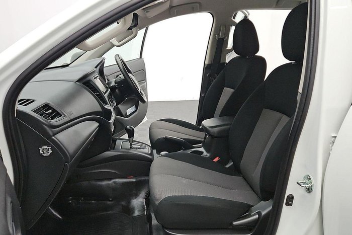 2022 Mitsubishi Triton GLX