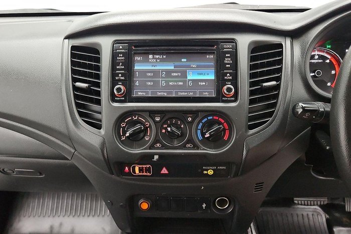 2022 Mitsubishi Triton GLX