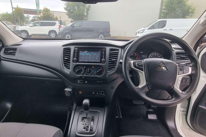 2022 Mitsubishi Triton GLX