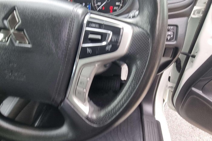 2022 Mitsubishi Triton GLX