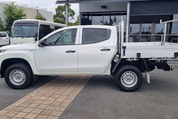 2022 Mitsubishi Triton GLX