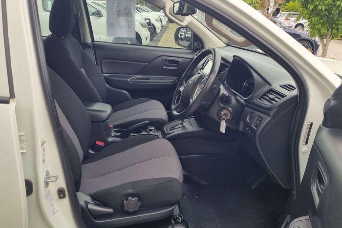 2022 Mitsubishi Triton GLX