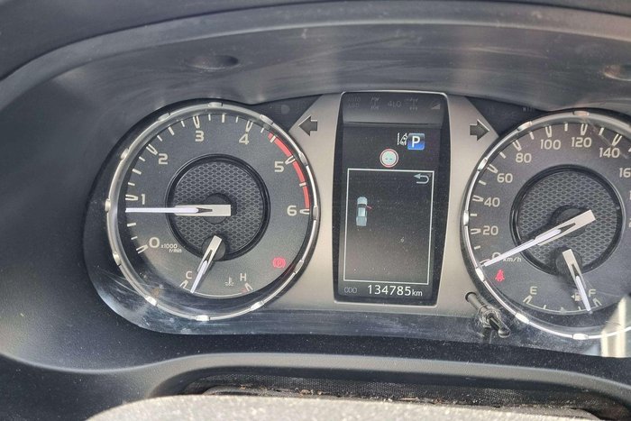 2022 Toyota Hilux SR