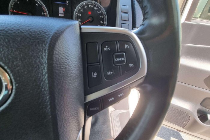 2021 Toyota Hiace Commuter