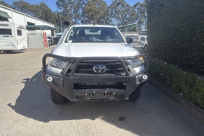 2020 Toyota Hilux SR