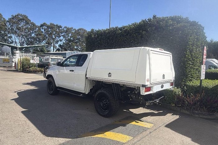 2020 Toyota Hilux SR