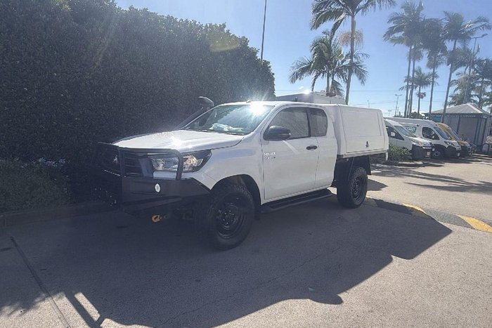 2020 Toyota Hilux SR