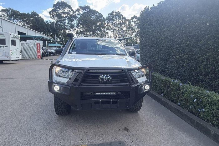 2022 Toyota Hilux SR