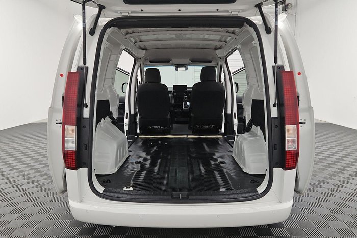 2023 Hyundai STARIA LOAD