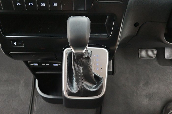 2023 Hyundai STARIA LOAD