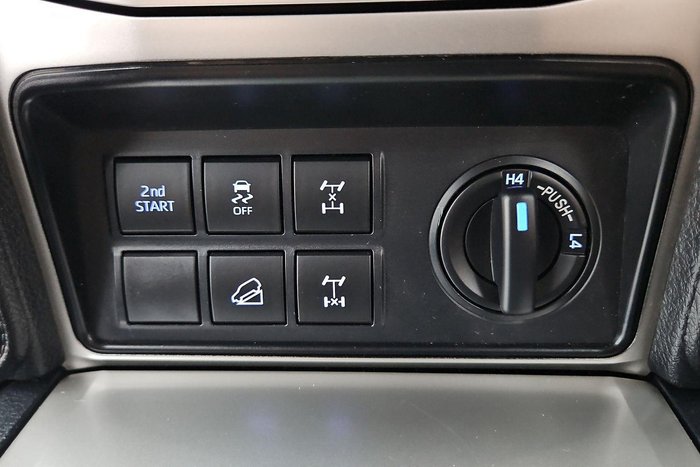 2023 Toyota Landcruiser Prado GXL