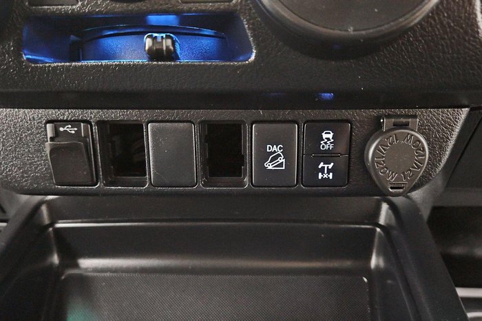 2022 Toyota Hilux SR