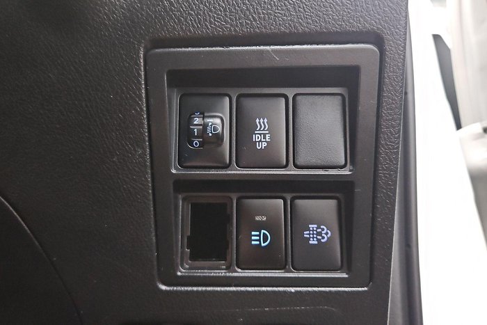 2022 Toyota Hilux SR