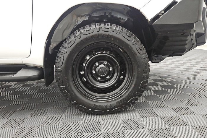 2022 Toyota Hilux SR