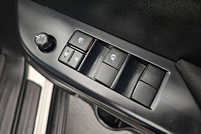 2022 Toyota Hilux SR