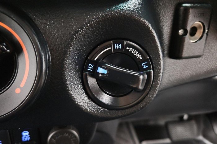 2022 Toyota Hilux SR