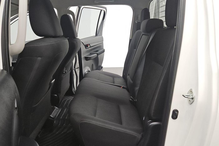 2022 Toyota Hilux SR