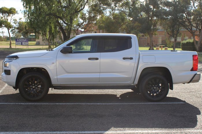 2025 Mitsubishi Triton GLX-R