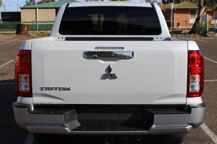 2025 Mitsubishi Triton GLX-R