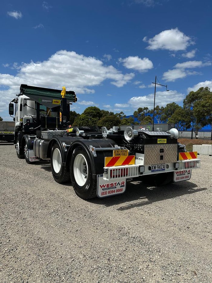 2026 Isuzu F Series FYJ 320-255 AT R60