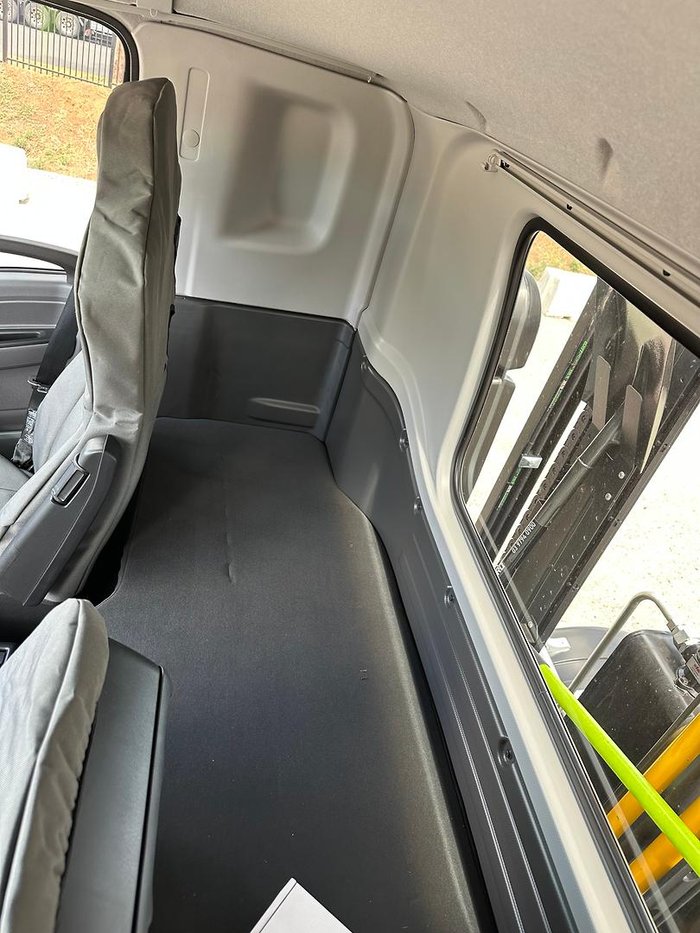 2026 Isuzu F Series FYJ 320-255 AT R60