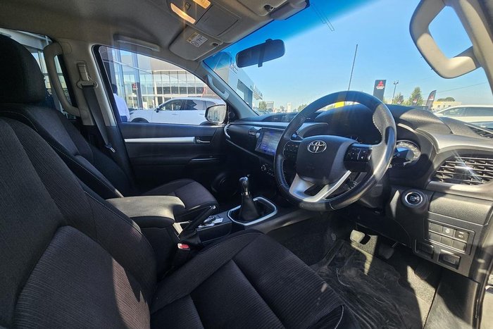 2017 Toyota Hilux SR5