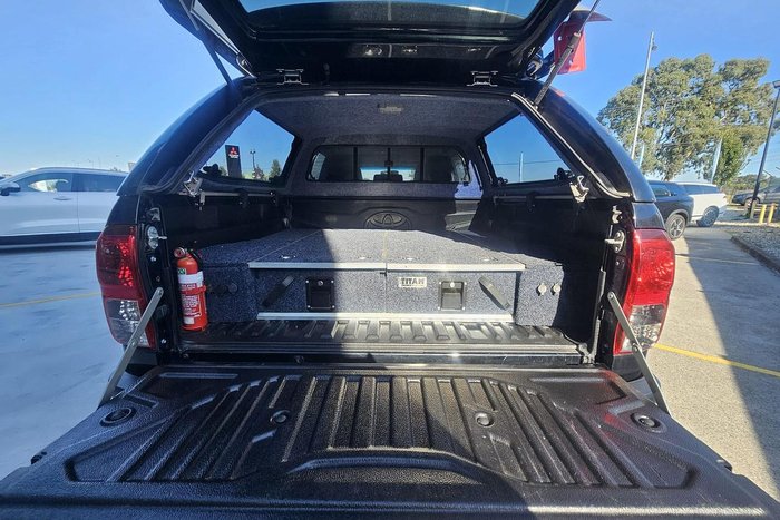 2017 Toyota Hilux SR5