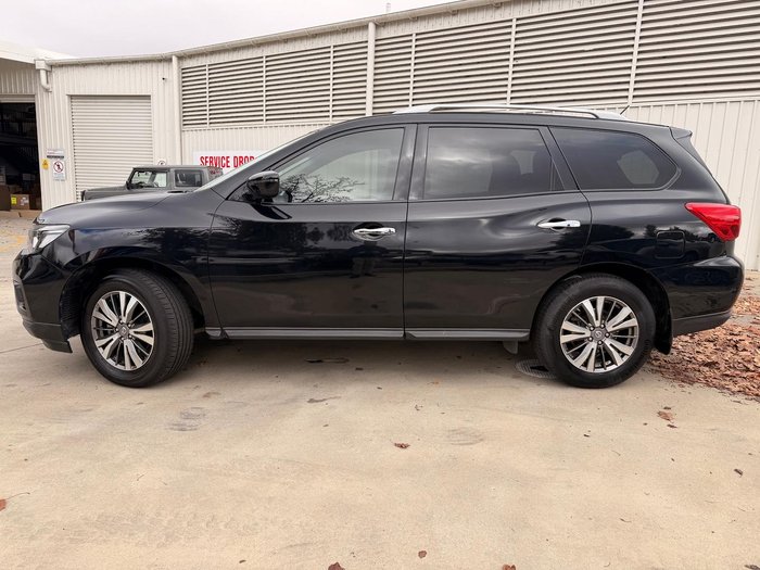 2018 Nissan Pathfinder ST