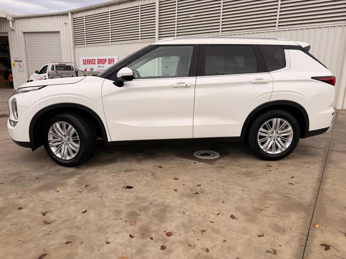 2021 Mitsubishi Outlander LS