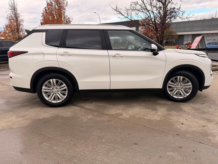 2021 Mitsubishi Outlander LS