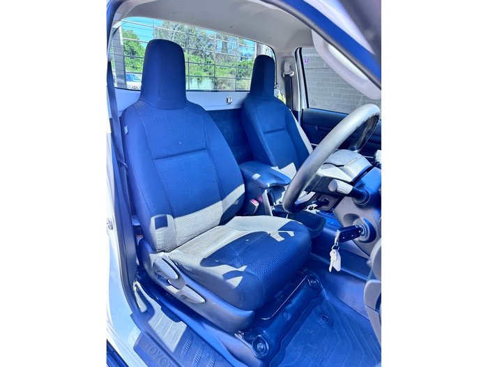 2024 Toyota Hilux SR