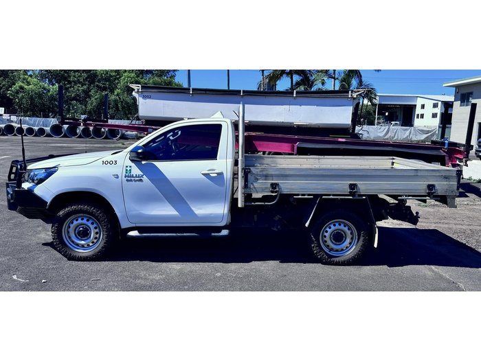 2024 Toyota Hilux SR