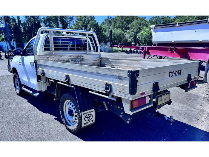 2024 Toyota Hilux SR